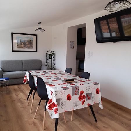 Logement Lumineux Avec Terrasse لا روش سور يو المظهر الخارجي الصورة