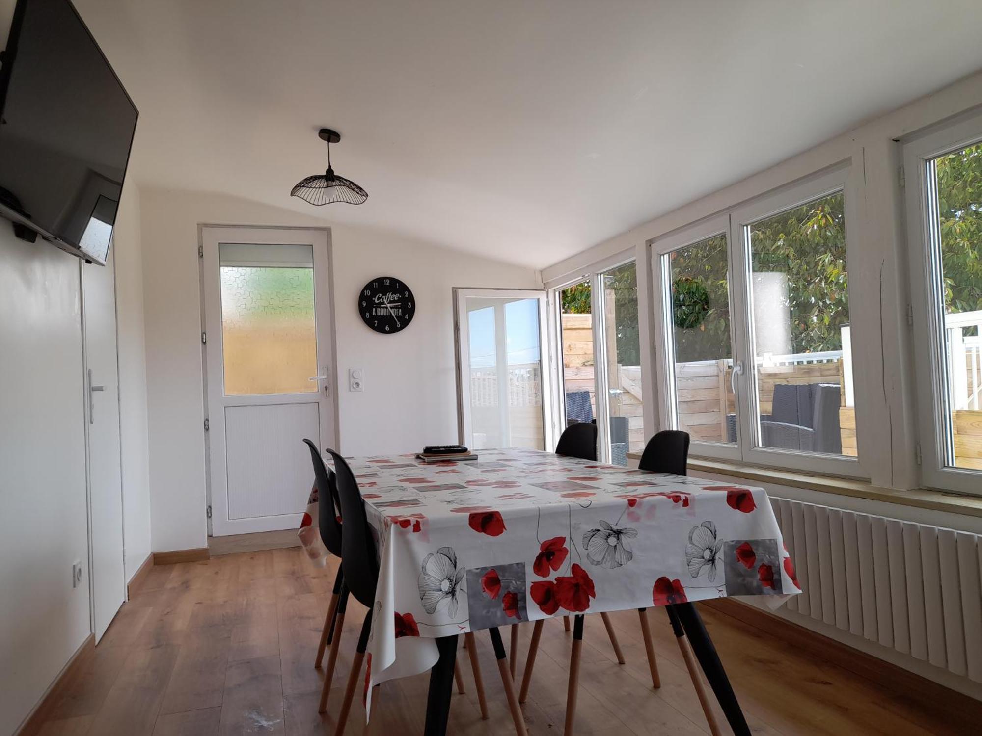 Logement Lumineux Avec Terrasse لا روش سور يو المظهر الخارجي الصورة